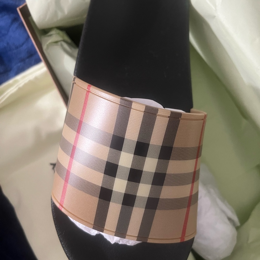 Brand New Burberry Check Slides - Picture 7 of 8